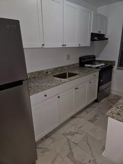 4061 N Dixie #33, Oakland Park, FL 33334