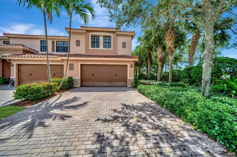 10898 NW 72nd Pl, Parkland, FL 33076