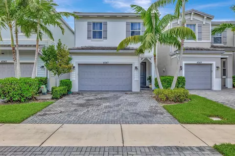 4547 NW 48th Ter, Tamarac, FL 33319