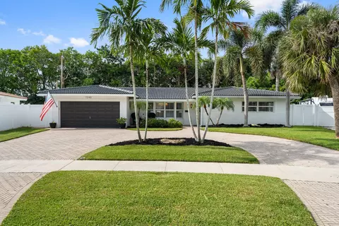1240 SE 14th Ct, Deerfield Beach, FL 33441