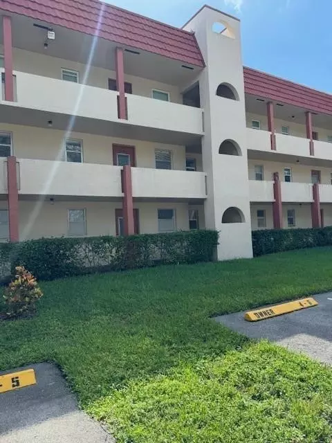 2850 W Sunrise Lks #103, Sunrise, FL 33322