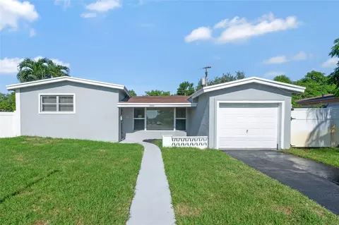 3303 NW 37th Ave, Lauderdale Lakes, FL 33309