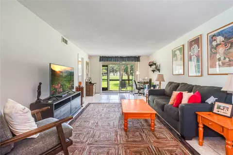 811 S Hollybrook Dr #106, Pembroke Pines, FL 33025