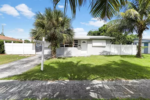 2610 NW 43rd Ter, Lauderhill, FL 33313