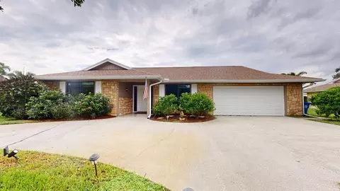 585 W Forest Trl, Vero Beach, FL 32962