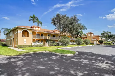 5876 Regal Glen Dr #201, Boynton Beach, FL 33437