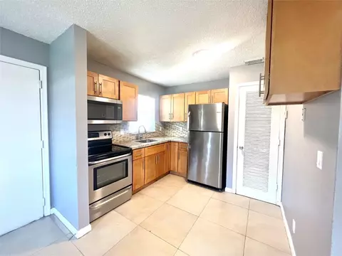 5186 NE 6th #713, Fort Lauderdale, FL 33334