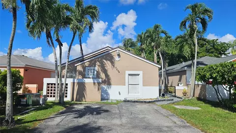 7204 SW 149th Ct, Miami, FL 33193