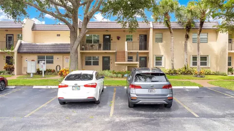 140 Lake Constance Dr #140, West Palm Beach, FL 33411