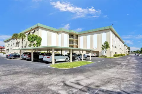 810 SE 7th St #104, Deerfield Beach, FL 33441