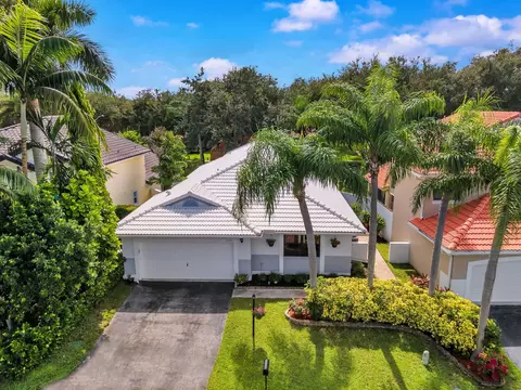 15210 Durham Ln, Davie, FL 33331