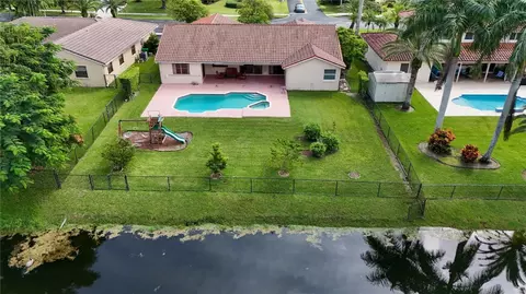 5001 Hawkes Blf, Davie, FL 33331