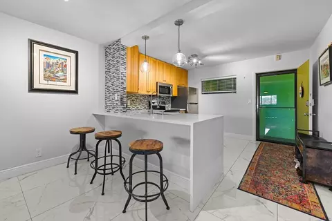 2450 NE 15th Ave #204, Wilton Manors, FL 33305