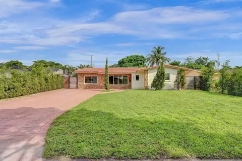 6585 Grant, Hollywood, FL 33024