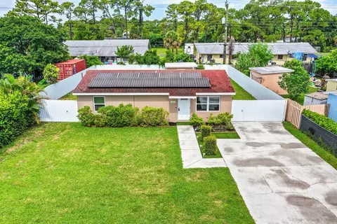2463 N Pineway, West Palm Beach, FL 33415