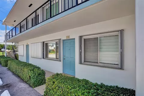 3280 Lake Osborne #110, Lake Worth Beach, FL 33461
