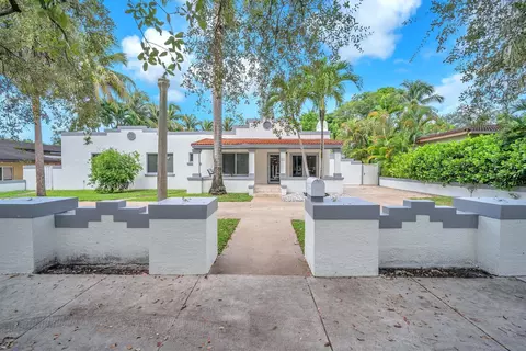 372 La Villa Dr, Miami Springs, FL 33166