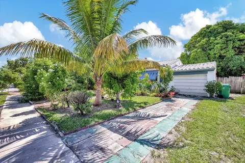 25 SW 11th, Dania Beach, FL 33004
