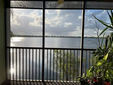 110 Lake Emerald #309, Oakland Park, FL 33309