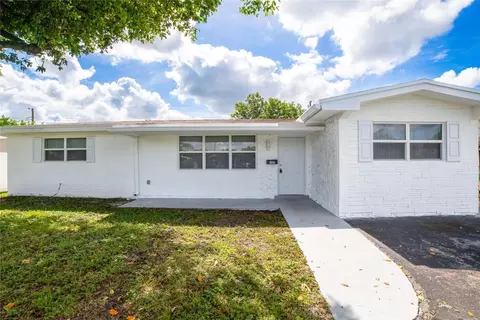 8480 NW 10th, Pembroke Pines, FL 33024
