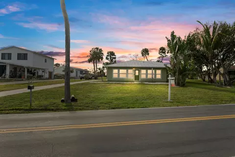 8307 S Indian River Dr, Fort Pierce, FL 34982