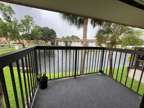 6020 Shakerwood #201, Tamarac, FL 33319