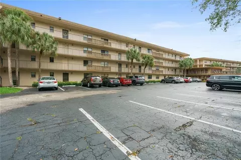 9300 SW 8th St #108, Boca Raton, FL 33428