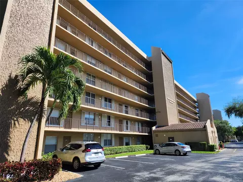 4570 NW 18th Ave #704--PH704, Pompano Beach, FL 33064