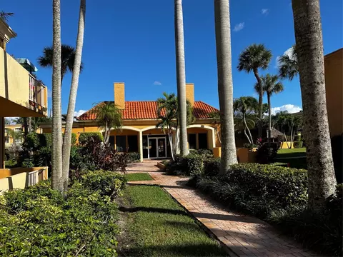 17901 NW 68th Ave #T-204, Hialeah, FL 33015