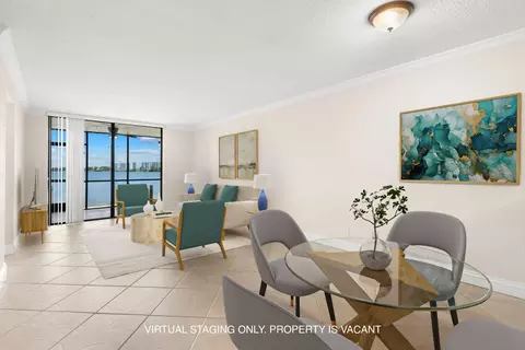 110 Lake Emerald #101, Oakland Park, FL 33309