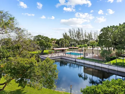 5750 NW 64th Ave #305, Tamarac, FL 33319