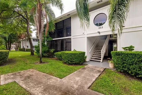 823 NE 199th #201, Miami, FL 33179