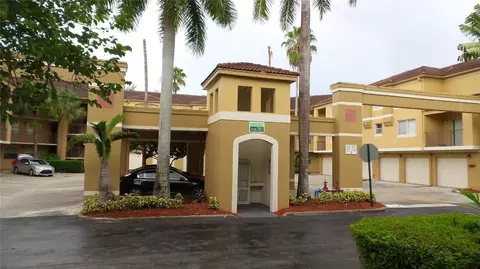 751 N Pine Is #212, Plantation, FL 33324