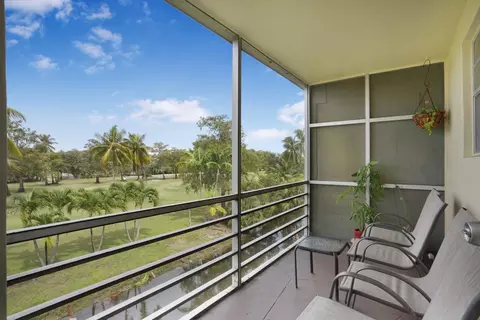 4411 NW 16th St #F306, Lauderhill, FL 33313
