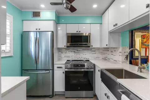2741 S Oakland Frst #104, Oakland Park, FL 33309