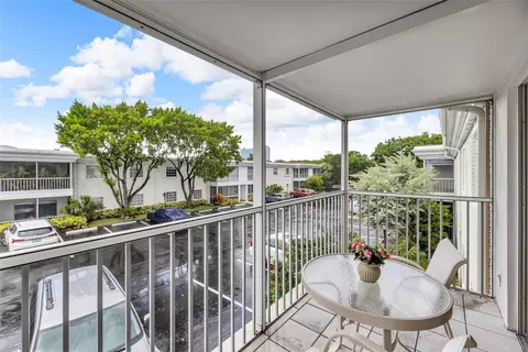 6371 Bay Clb #3, Fort Lauderdale, FL 33308