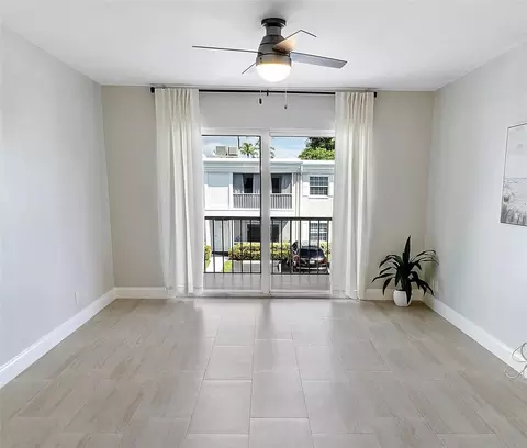 6243 Bay Clb #3, Fort Lauderdale, FL 33308