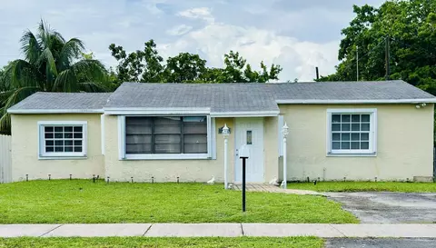 2411 Plunkett St, Hollywood, FL 33020