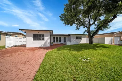 6371 SW 10, North Lauderdale, FL 33068