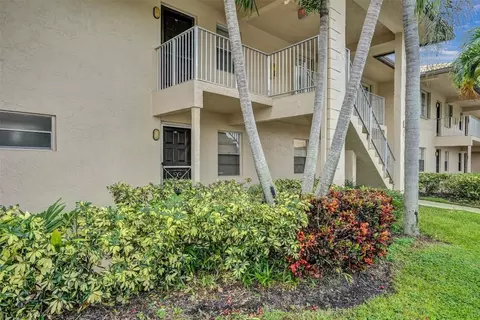 5531 Lakeside #103, Margate, FL 33063