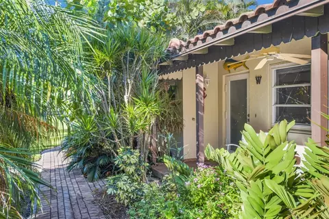1225 Hillsboro Mile, Pompano Beach, FL 33062