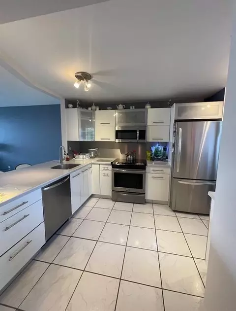 1670 NE 191st St #401, Miami, FL 33179