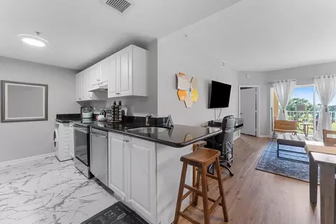 2100 Greenview Shrs #521, Wellington, FL 33414