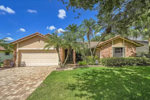 494 NW 107th Ter, Coral Springs, FL 33071