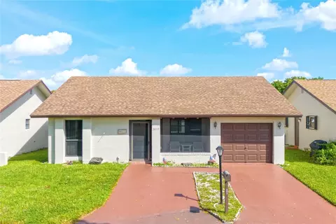 2077 SW 17th, Deerfield Beach, FL 33442
