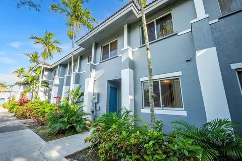 5463 SW 41 #D24, Pembroke Park, FL 33023