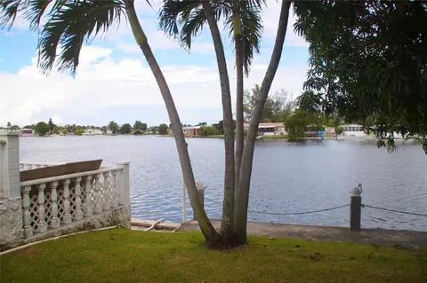 5720 Lagoon, Fort Lauderdale, FL 33312