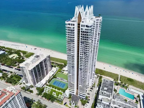 6365 Collins Ave #2406, Miami Beach, FL 33141