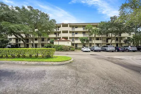 2908 Carambola Cir S #403, Coconut Creek, FL 33066
