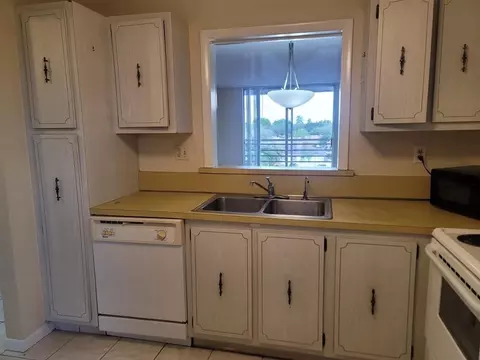 406 NW 68th #415, Plantation, FL 33317
